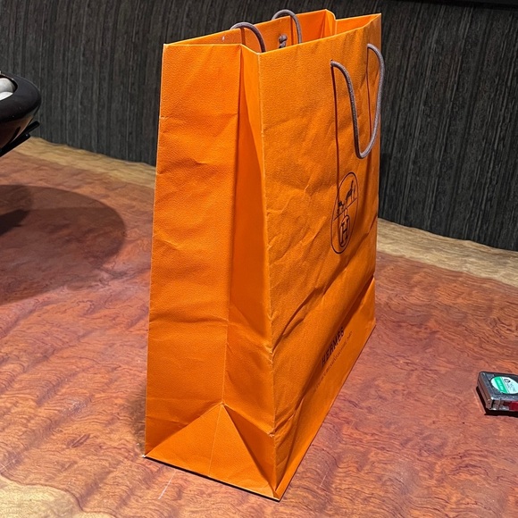 Hermes Extra Large Vertical Paper Shopping Bag 18.25” x 16.5 ”x 6.5” - Picture 4 of 7